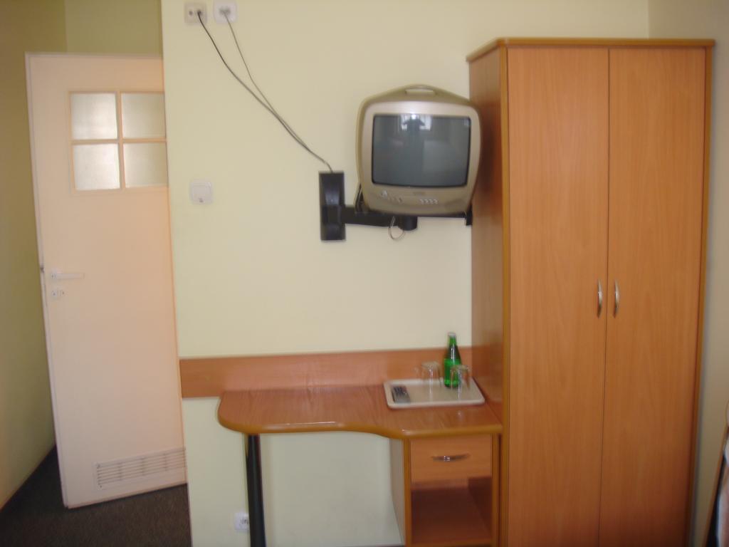 Hotel Polonia Аугустов Екстериор снимка
